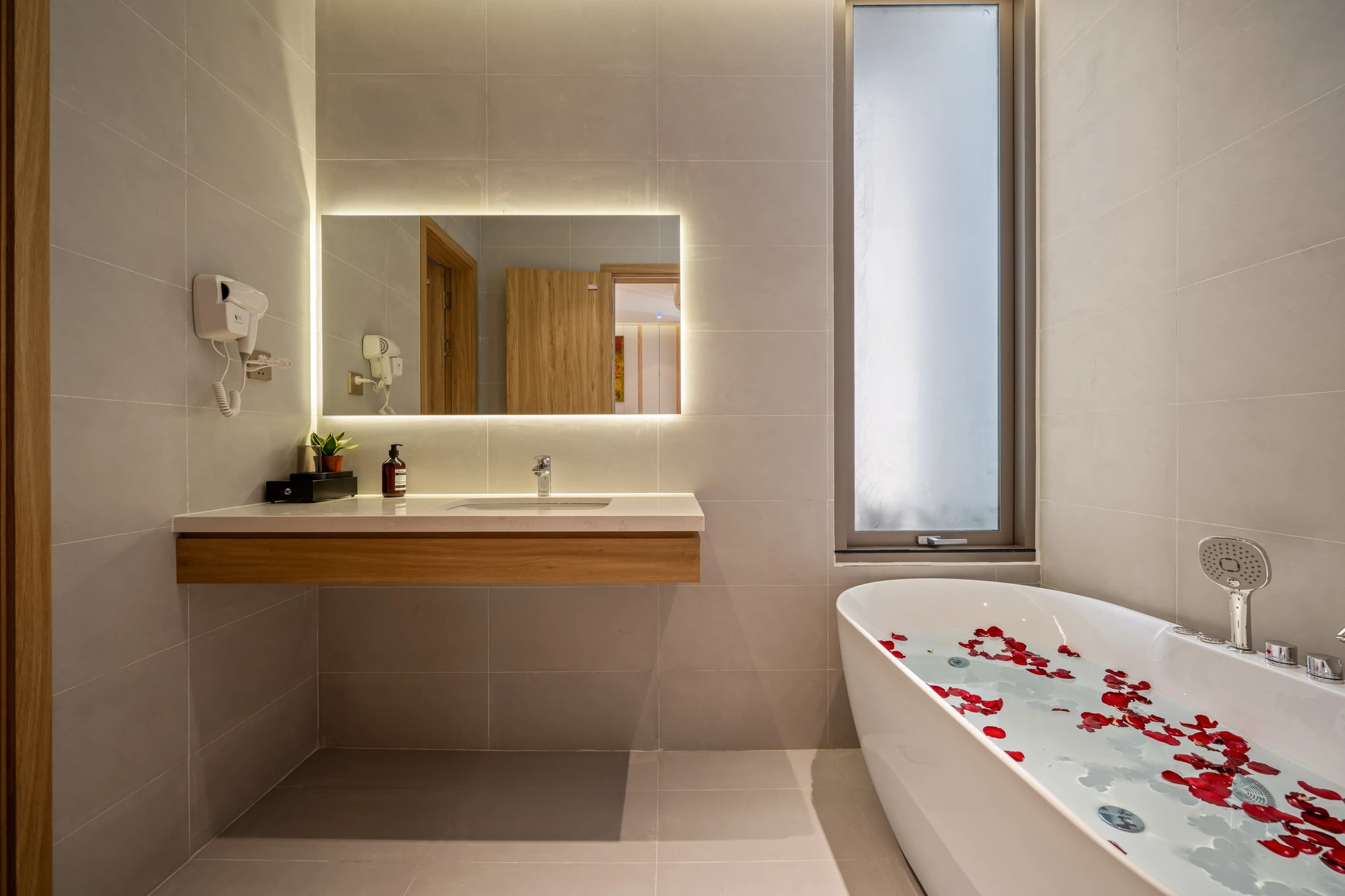 The Myst Pool Villa By Han Market Da Nang 85